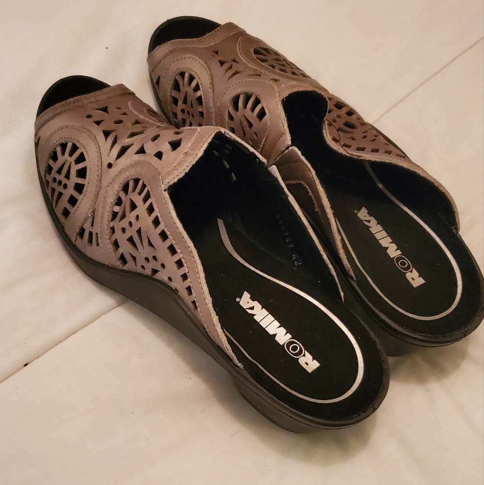 Romina sandals